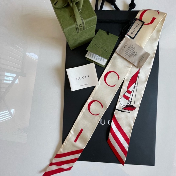 Gucci Accessories - Authentic NEW GUCCI Gucci print Silk Neck Bow